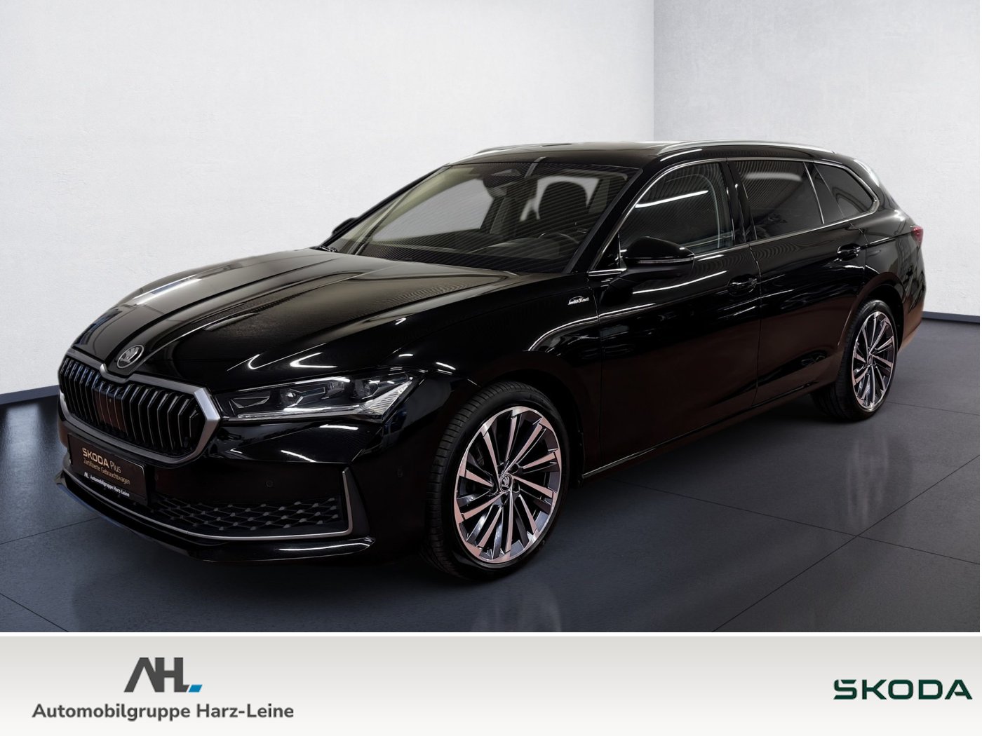 Superb Combi 2.0 TDI L&K DSG Matrix Navi ACC Pano AHK