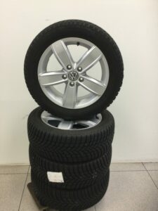 VW Golf Sportsvan Winterkomplettradsatz 16 Zoll Alu
