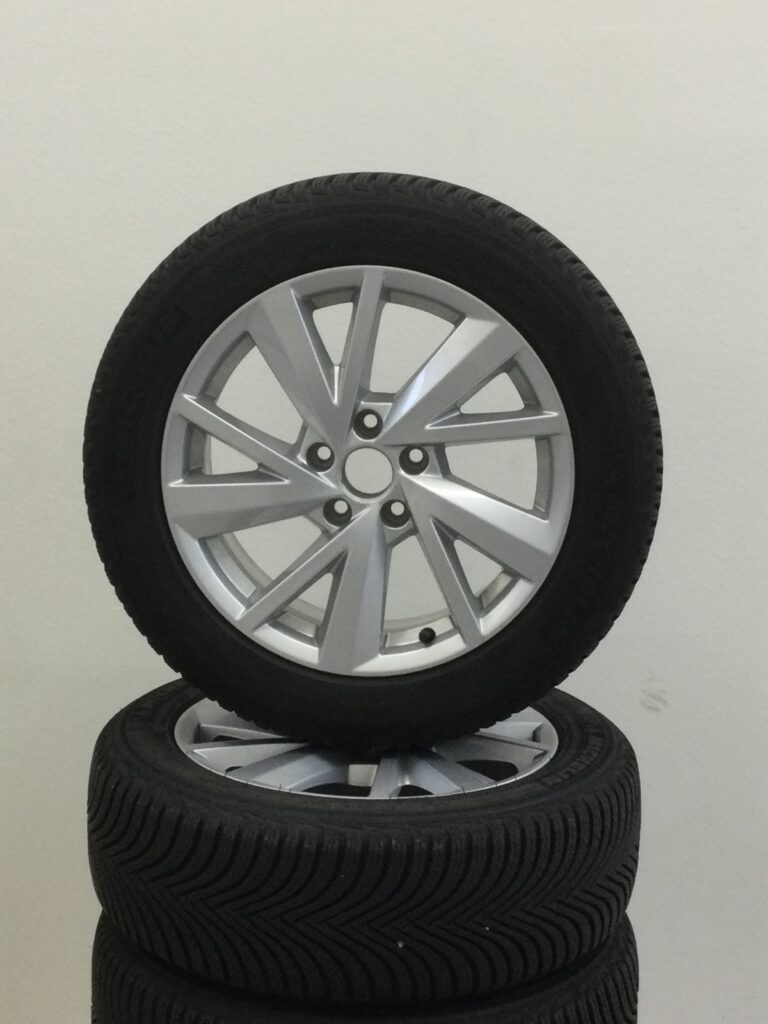 Winterkomplettradsatz Audi Q2 17Zoll Alu
