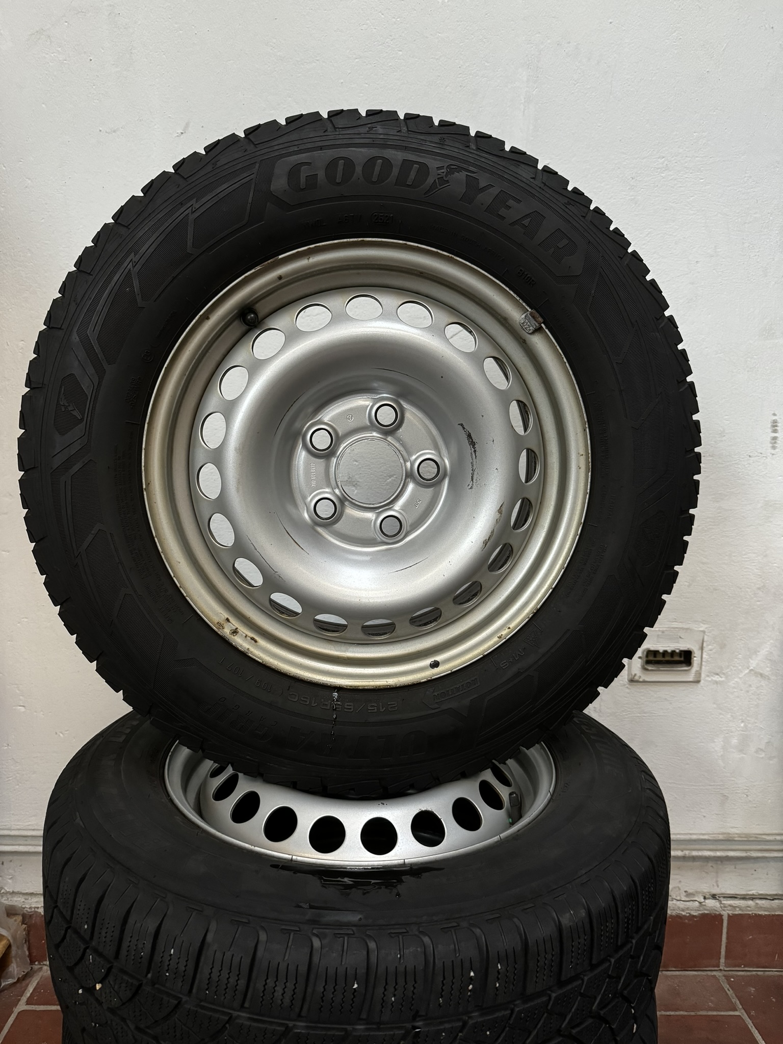 VW Transporter Winterkomplettradsatz 16 Zoll Stahl - Automobilgruppe ...