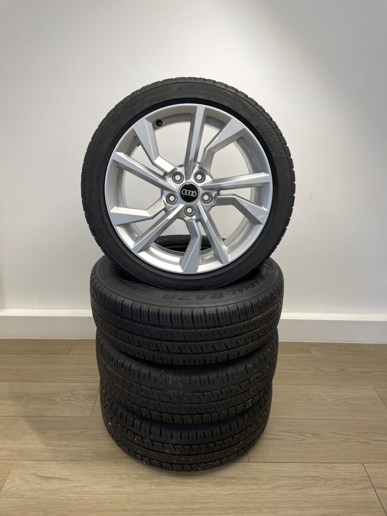 Winterkomplettradsatz Audi Q5, 18 Zoll, 5-V-Speichen-Design, Räder/Reifen- Zubehör