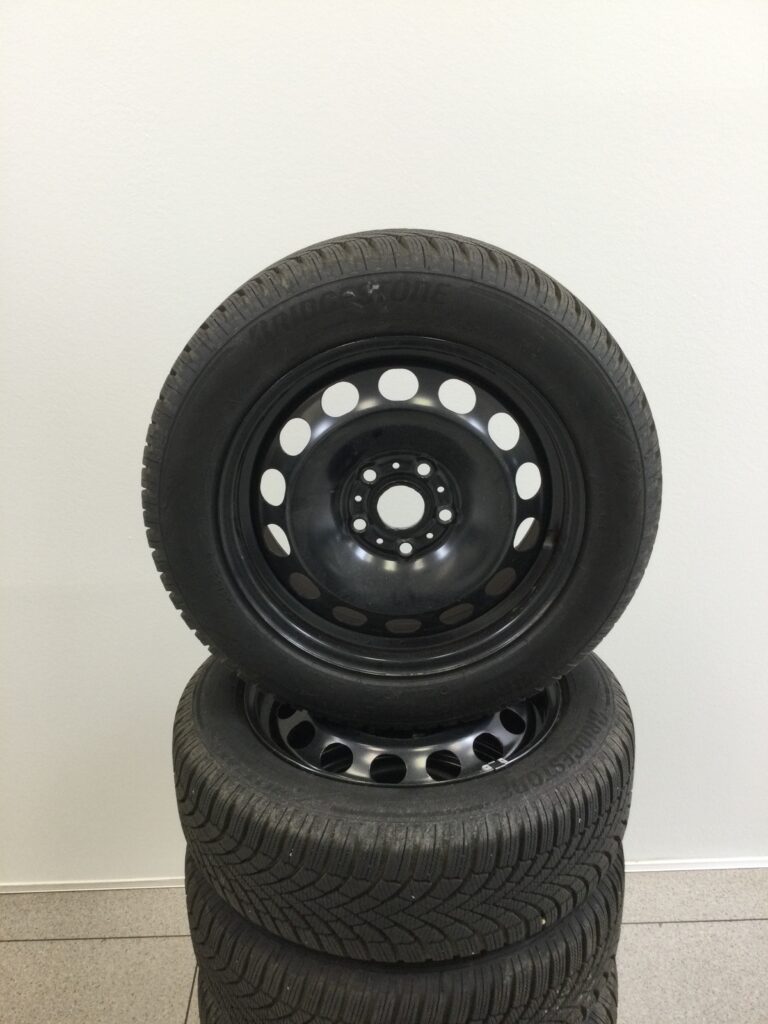 Winterkomplettradsatz VW Golf 8 16Zoll Stahl