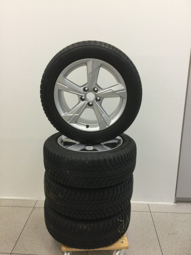 Winterkomplettradsatz Audi A4 18 Zoll Alu