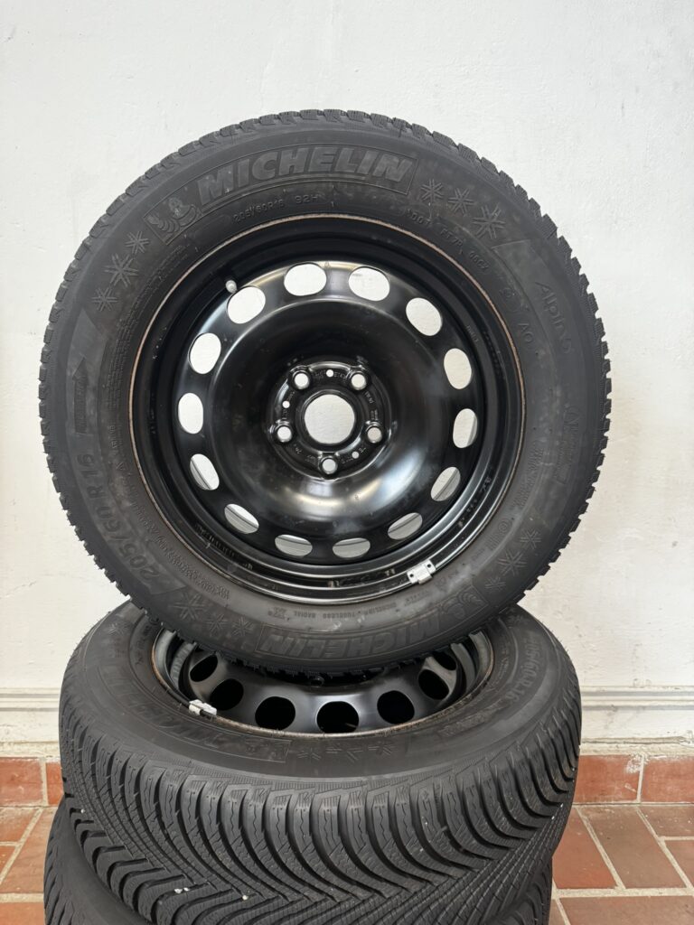 VW T-Roc Winterkomplettradsatz 16 Zoll Stahl