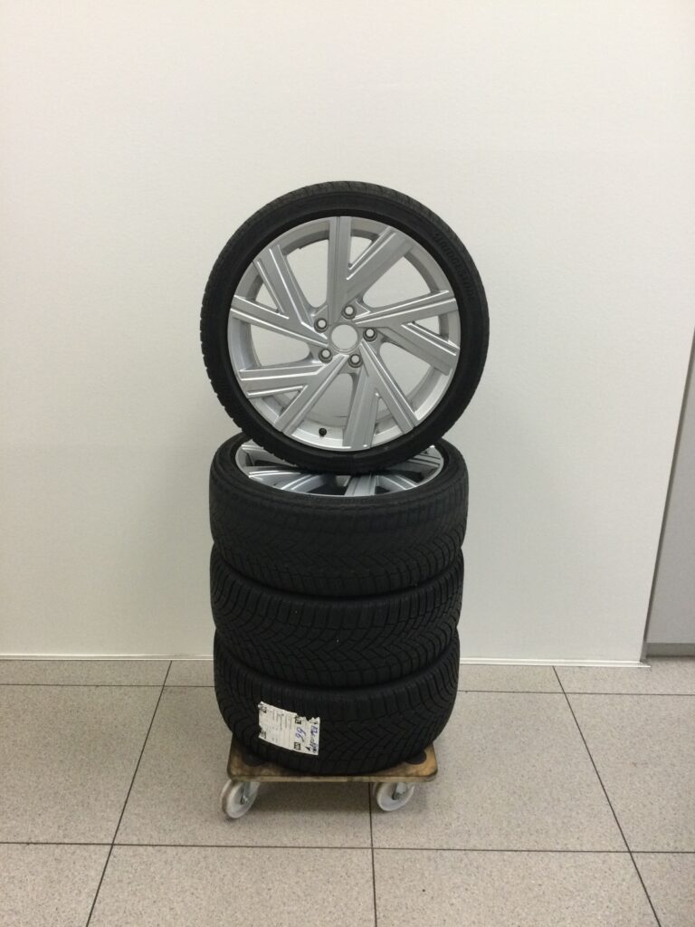 Winterkomplettradsatz VW GOLF 8 GTI 18Zoll Alu